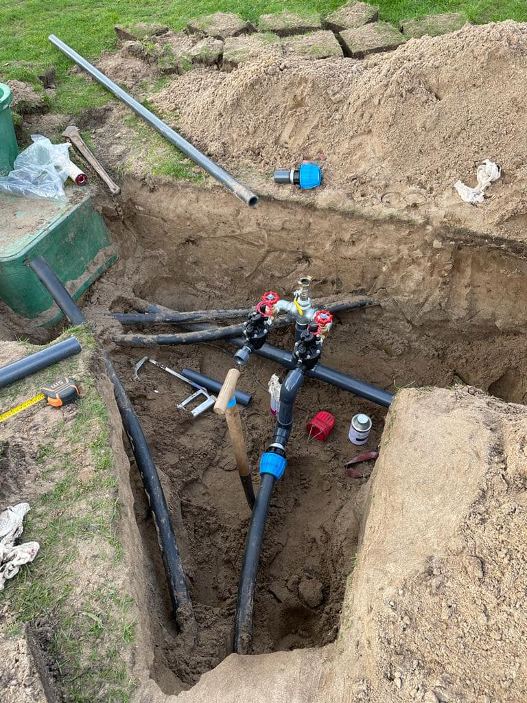 abersochgolf's tweet photo. ⛳️Course Improvements ⛳️
We have been very busy the last few months making course improvements, Here is the new irrigation to the ladies 2nd tee
#courseimprovements #workinghard #irrigation #ladiestee #clwbgolffabersoch #abersochgolfclub https://t.co/MjuUH9F4bW
