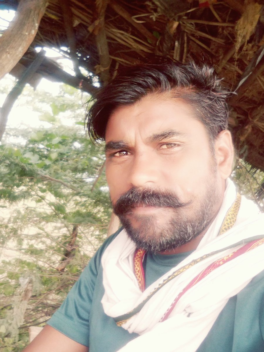 Anar_singh1's tweet photo. जो दूसरों की राहों में अंधेरा करते हैं,
उजाले उनको भी नसीब नहीं होते!
#UP91 https://t.co/nbxbE519W5