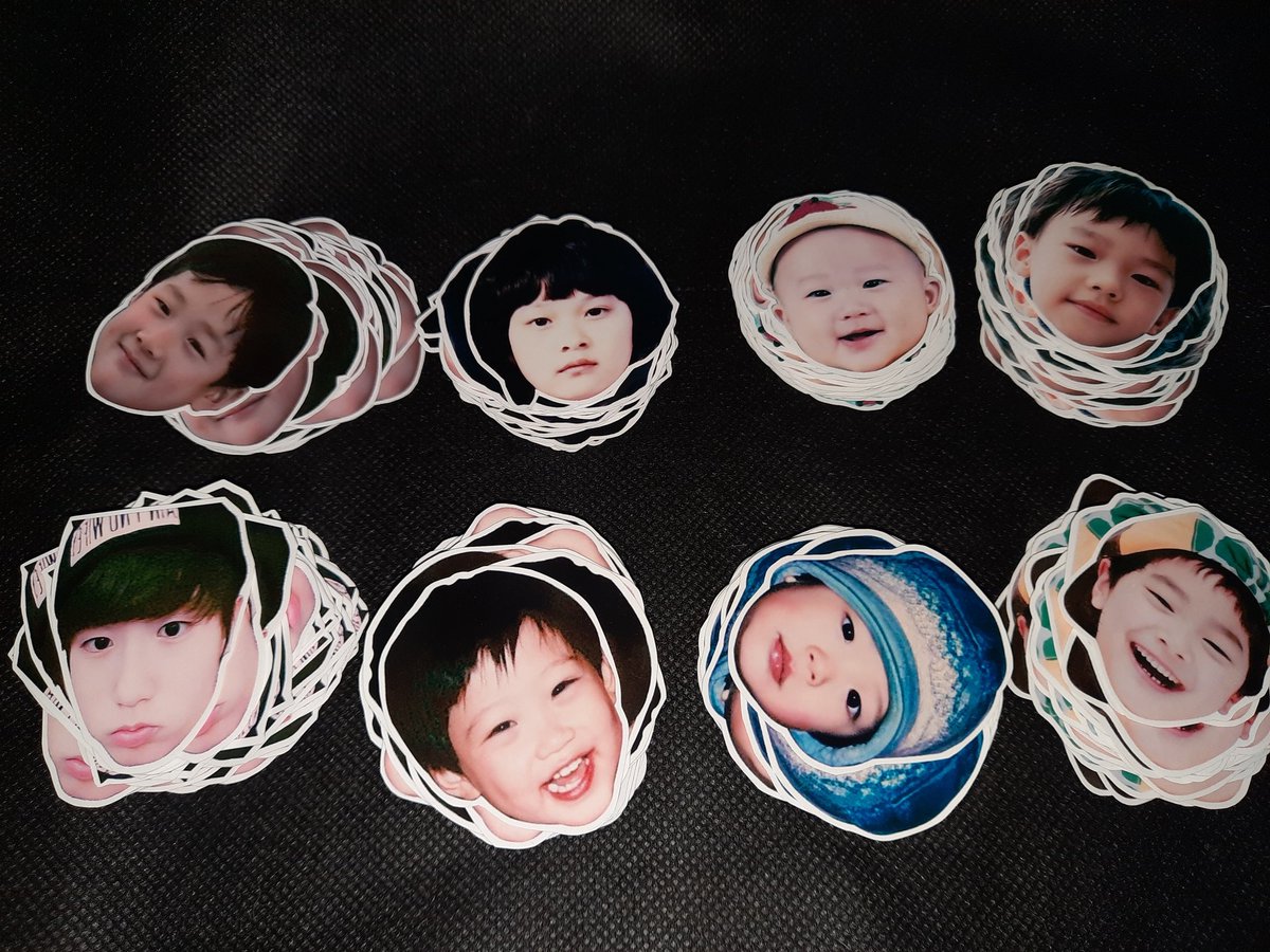choiduckyy's tweet photo. -ˏˋSTRAY KIDS x BENCH FAN SUPPORT by choiduckyyˊˎ

 ꕥ 1 Set Baby SKZ Bubble Head Strickers + Postcard / Pc + Bracelet +  Candies ꕥ

: ̗̀➛ like and rt to spread
: ̗̀➛ time &amp; exact place: TBA
: ̗̀➛ strictly 1:1
: ̗̀➛ follow for updates!(opt)

#StayWithBENCH 
#BENCHxSTRAYKIDS https://t.co/zGK2yl1lxq