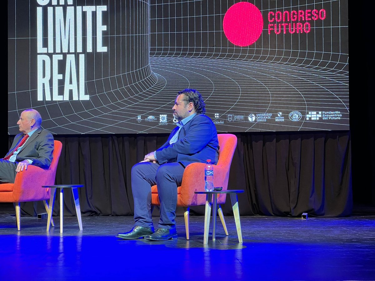En #CongresoFuturo, Dr. Desmond McLeod-Carey “Las energías renovables son sumamente importantes en la actualidad y hemos avanzado bastante en esta materia”.