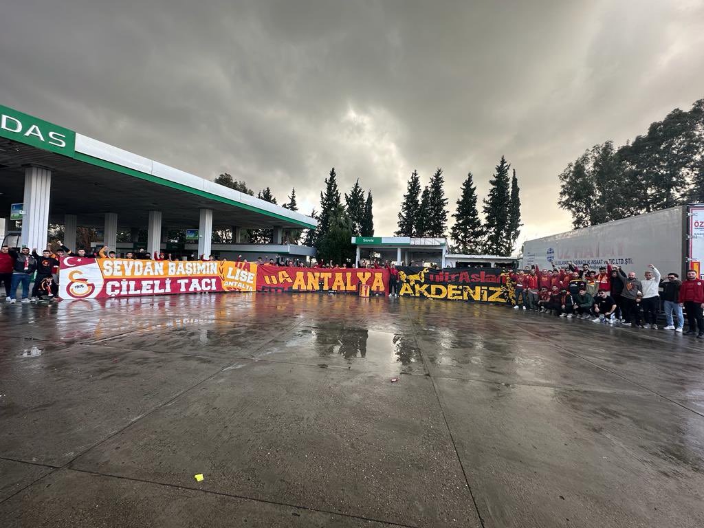 uAAKDENIZUNI's tweet photo. SENİNLE GELİRİZ BİZ HER YERE !
Galatasaray'ımız Alanyaspor karşılaşması için yollardayız.
#ultrAslanUNI https://t.co/q8RLb0CNva