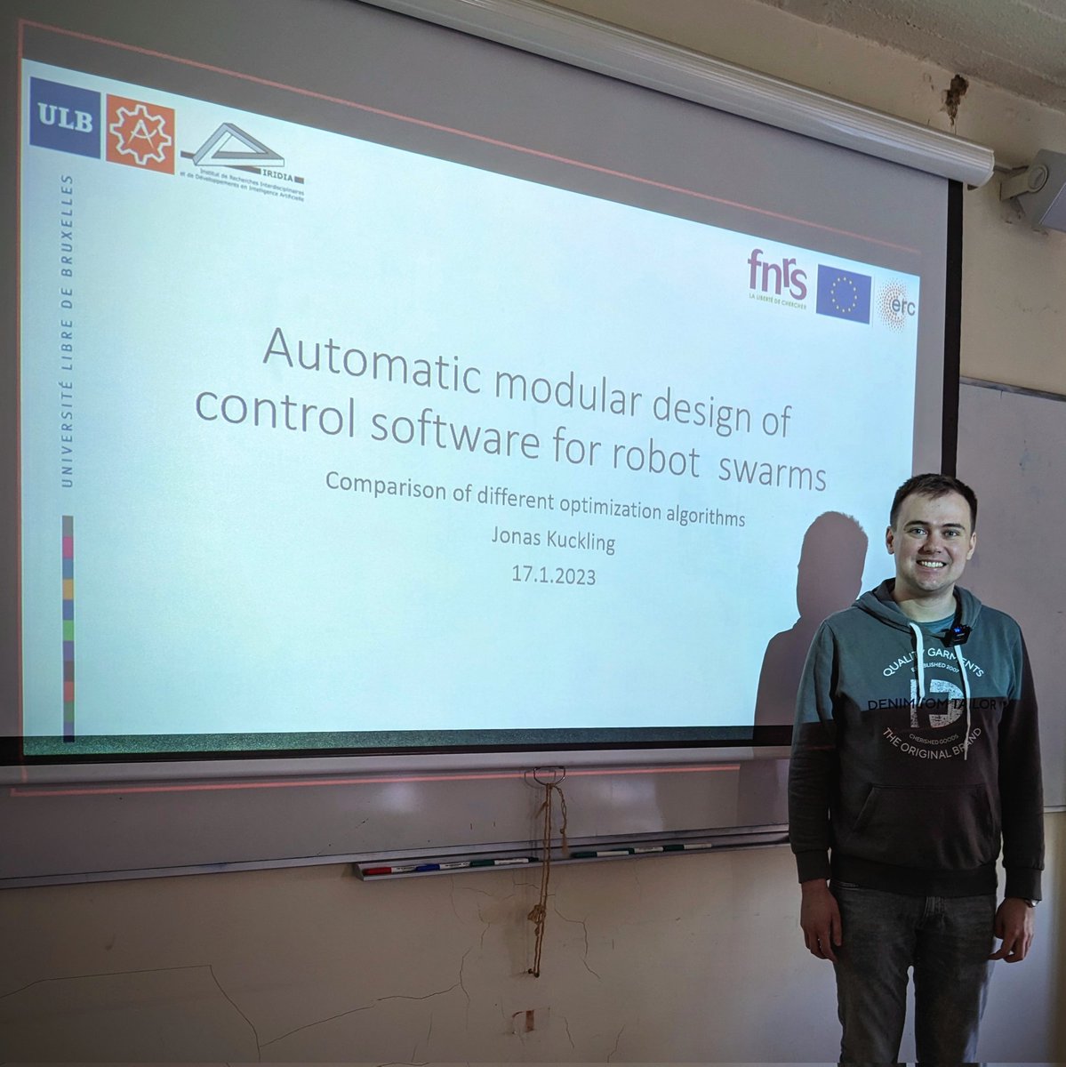 IRIDIA_ULB's tweet photo. In today's IRIDIA seminar: 

"Automatic modular design of control software for robot swarms: comparison of different optimization algorithms".

Presented by @jonaskuResearch, PhD student at @IRIDIA_ULB under the supervision of @mbirattari, and member of @Demiurge_ULB.

📈🤖🤖🤖🤖 https://t.co/ewZ2Z4FviU