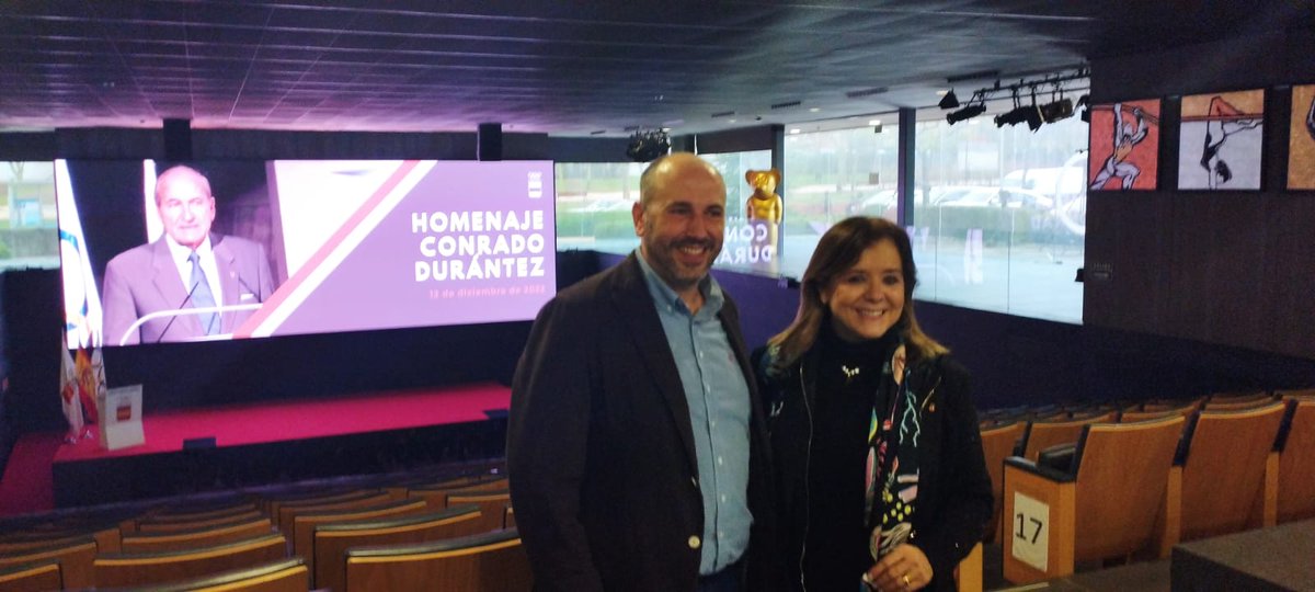 El presidente del <a href="/COE_es/">Comité Olímpico Español</a> Alejandro Blanco,junto a @raulchapado,presidió en diciembre la reunión de los Centros de Estudios Olímpicos españoles y el homenaje a Conrado Durántez.
En este acto se acordó la transformación de nuestro CEO en CENTRO PARA LA EDUCACIÓN Y CULTURA OLÍMPICA