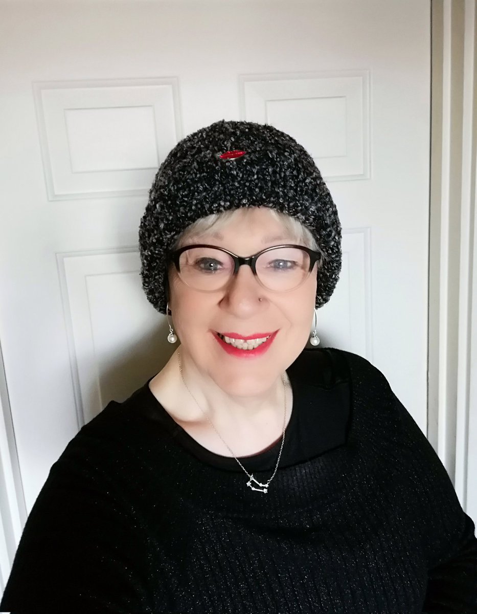 Twosidesofacoin's tweet photo. There is cause for doom and gloom.
But my core is secure.
I just caught myself in the mirror by the door on my way out.
I realise I know who I am; happy to be me & I like what I see.
From that root, I can stand up proud and shout even louder than "them".
#Transgender
#Trans_Woman https://t.co/259YS0P3BL