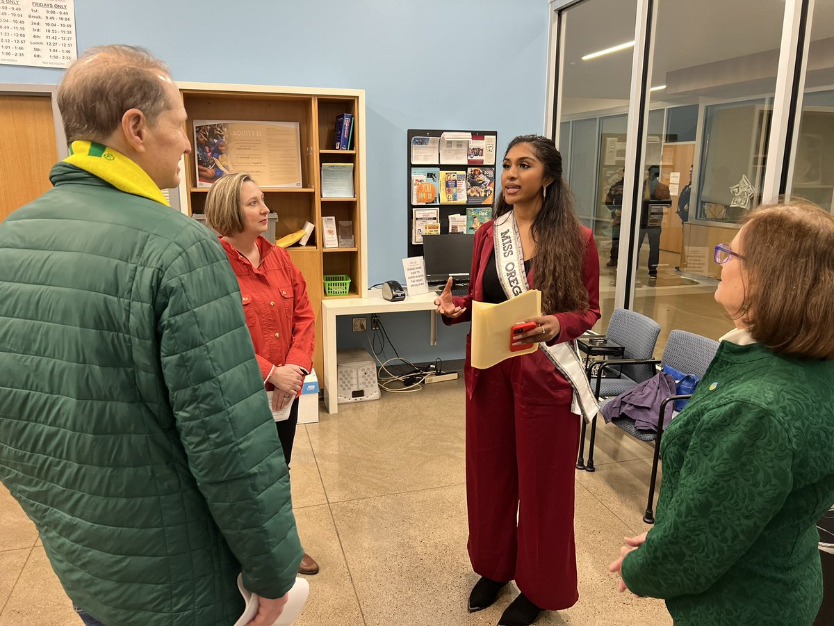 Ron Wyden tweet media