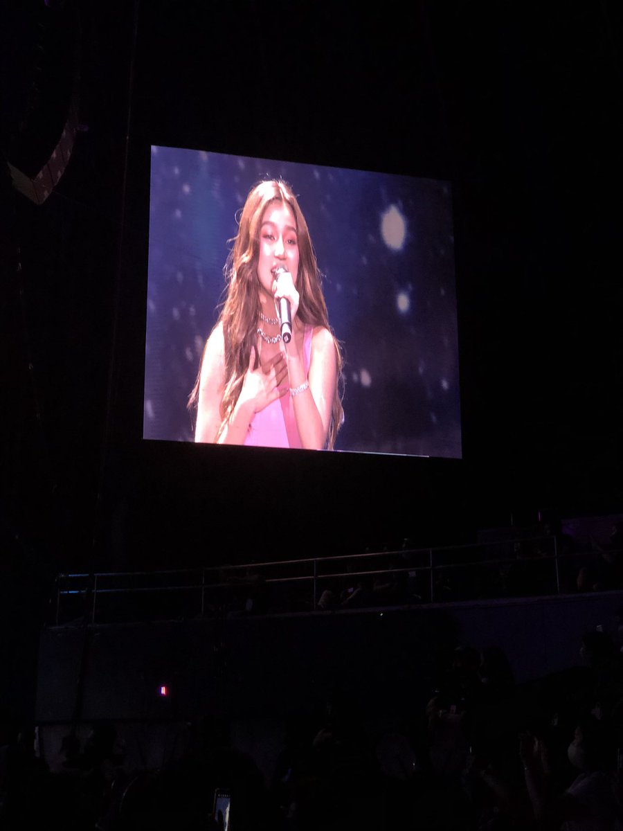 _HappyA's tweet photo. Belle Mariano is so pretty and she’s got a pleasant stage presence. First time to watch her on stage, I’ve seen her only in movies, and I like her even more! 💖

(Sad that my videos of her wasn’t saved, 😭) #DunkinPHKimSoohyun https://t.co/EWVlQwItlr