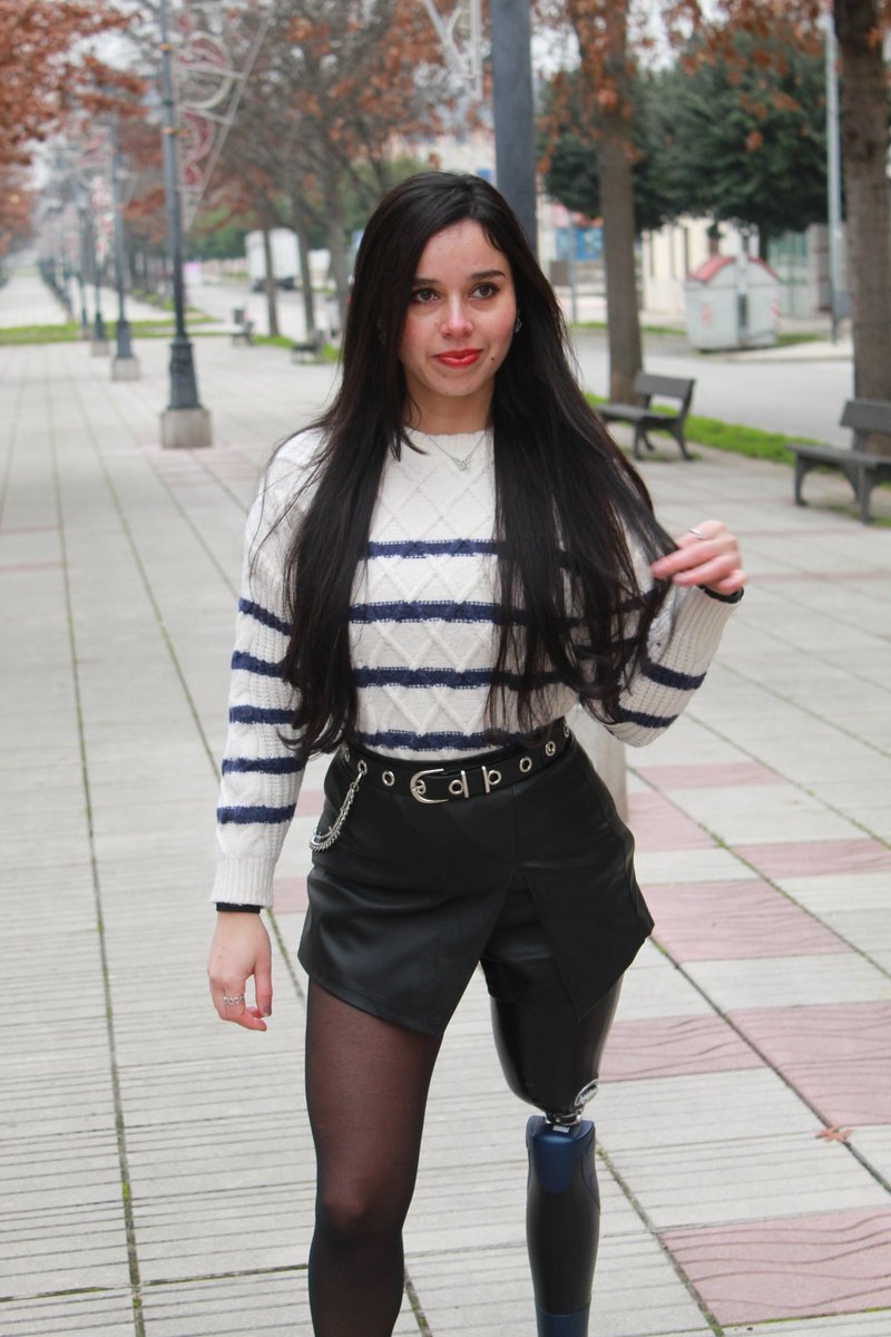 v_a_l_i_e_n_t_3's tweet photo. Recibe cada día con la mejor actitud 😀

https://t.co/XxgSudOkUw

#amputee #amputegirls #DisabledPeopleAreHot #disabledmodels https://t.co/Az03VF0Ajr