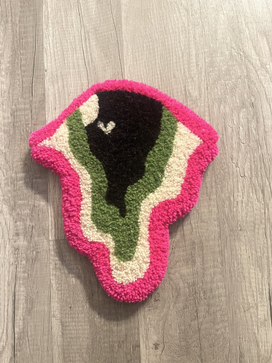 LoveAndTuft's tweet photo. Valentine’s Day rugs! I will sell them in separate pieces or the set! Both options are available on my website! Thank you all so much🤩🫶🫶 https://t.co/S4IyqUT0OG