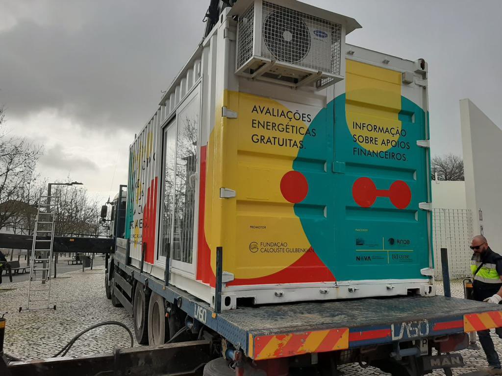 JoaoPGouveia's tweet photo. O Ponto de Transição,uma iniciativa da @FCGulbenkian em parceria com a @ENA_Agencia @CENSEFCTNOVA #RNAE oferece avaliações energéticas gratuitas e aconselhamento personalizado para aumentar o conforto térmico da sua casa e reduzir despesas com energia mudou ontem de lugar. https://t.co/xOyOmNZmVt