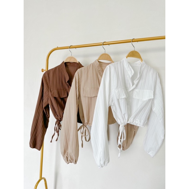 MonstepMy's tweet photo. 我正在以 RM的价格售卖 Rib shirt with drawstring 。 立即��览Shopee！ https://t.co/vybKQqOPcc #ShopeeMY https://t.co/8nWppYioYy
