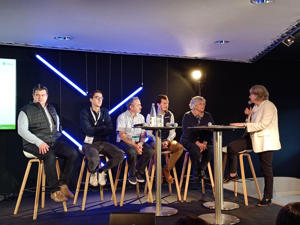 During the Symposium's discussion, users and solution providers answer the question "What solutions and skills to share and save water?" » <a href="/weenat_com/">Weenat</a> #ARELPAL <a href="/Cate29250/">Station expé Caté</a> <a href="/ChambagriCvl/">CRA Centre-Val de Loire</a> <a href="/_Ctifl/">CTIFL</a>,<a href="/VEGEPOLYSVALLEY/">VEGEPOLYS VALLEY</a> <a href="/pole_dream/">DREAM Eau & Milieux</a> <a href="/SIVAL_ANGERS/">SIVAL_ANGERS</a>