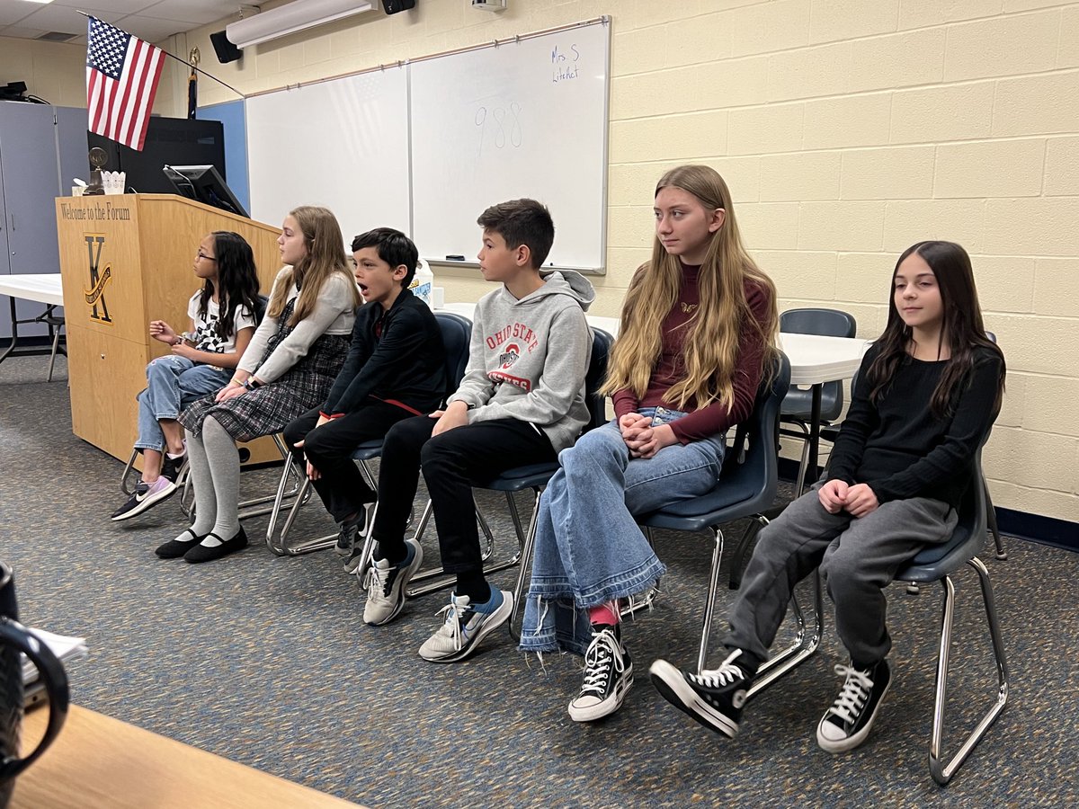 KLSDSupt's tweet photo. Congratulations to our district Spelling Bee finalists! 🐝 #hornetpride https://t.co/hkLI3R5Nfe