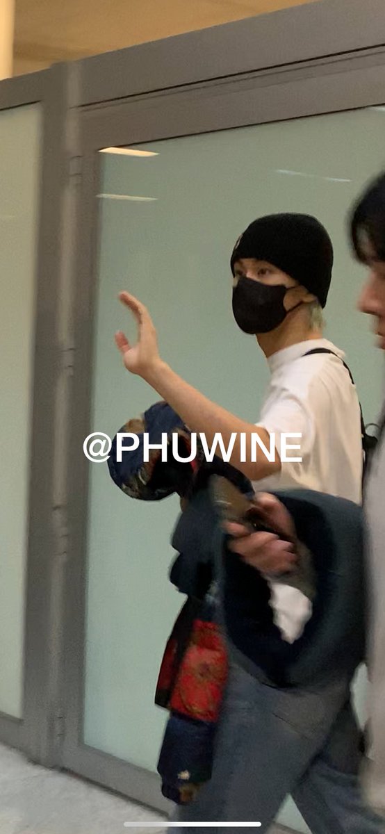 PHUWlNE's tweet photo. MARK LEEEEEEEEEEEEE https://t.co/6eefZN08pN