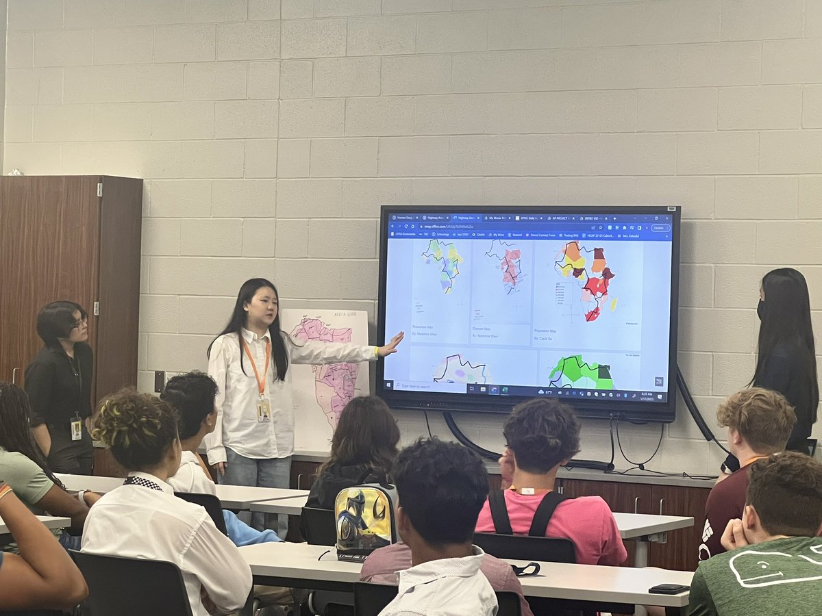 BHSocialStudies's tweet photo. #hgap students are presenting their Highways Across Africa. Awesome job under the guidance of @kimberlyaphg 
#bridgelandbest https://t.co/rpkfMrEl6W