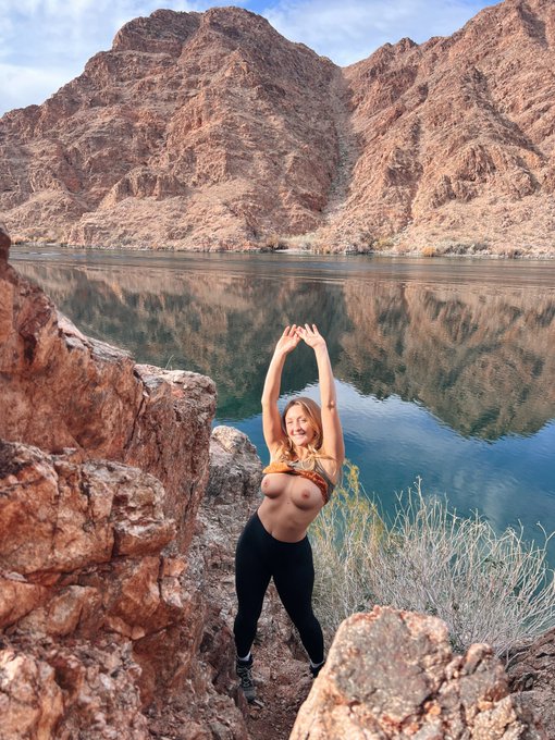 Happy mfing tuesdayyyyyyy!!! 😎 https://t.co/G4kO9sKU4r