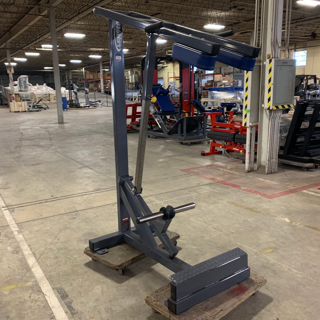 Legend_Fitness's tweet photo. Any plate-loaded piece is a solid choice right?! Especially our 3152 Plate-Loaded Standing Calf! 😏

Learn More 👉 https://t.co/pURw1sQ3rt

#SeenOnTheShopFloor | #PlateLoaded | #StandingCalf | #Fitness | #Strength | #GymInspo | #LegendFitnessUSA 🇺🇸 https://t.co/2WBqhxYSgX