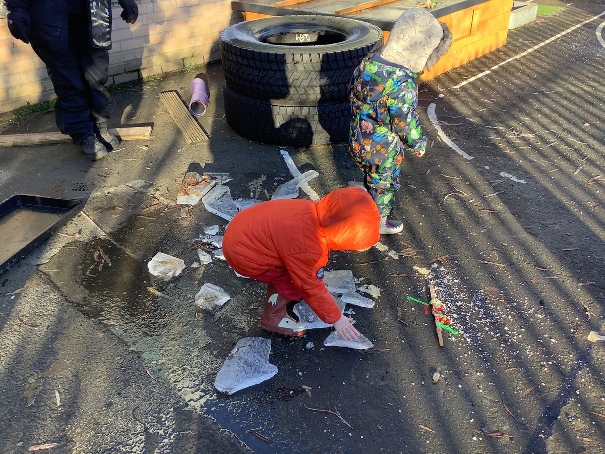 neilston_madras's tweet photo. Today in the 2’s room we were exploring the ice outdoors. We had lots of fun feeling how cold it was and throwing it onto the ground watching it smash into smaller pieces #curiosity #outdoorlearning #winterisfinallyhere https://t.co/xhRLqnlxUz
