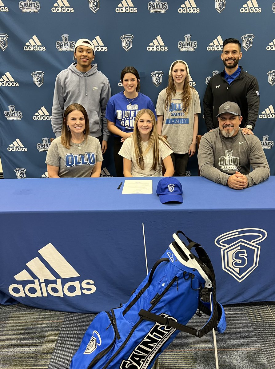 JenniferWeiler2's tweet photo. Congrats Gray! She’s officially an OLLU Saint! https://t.co/T96DbT8uUT