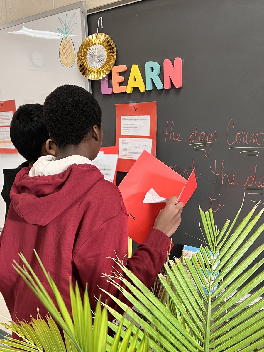 Shoutout to ROBMS 7th grade ELA classes for reflecting on their LinkIt benchmarks! #barnegatinspires <a href="/MrsCamBHS/">Mrs. Cammarata</a>