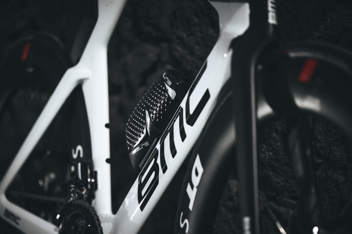 BianchiProTri's tweet photo. The pure beauty and timelessness of 
Black &amp; White 🖤🤍
.
#ride_bmc #timemachine01disc #elitecycling #dtswisswheels #engineeringperformance #competitiveedge #meticulousdevelopment https://t.co/4ABwjdRFvg