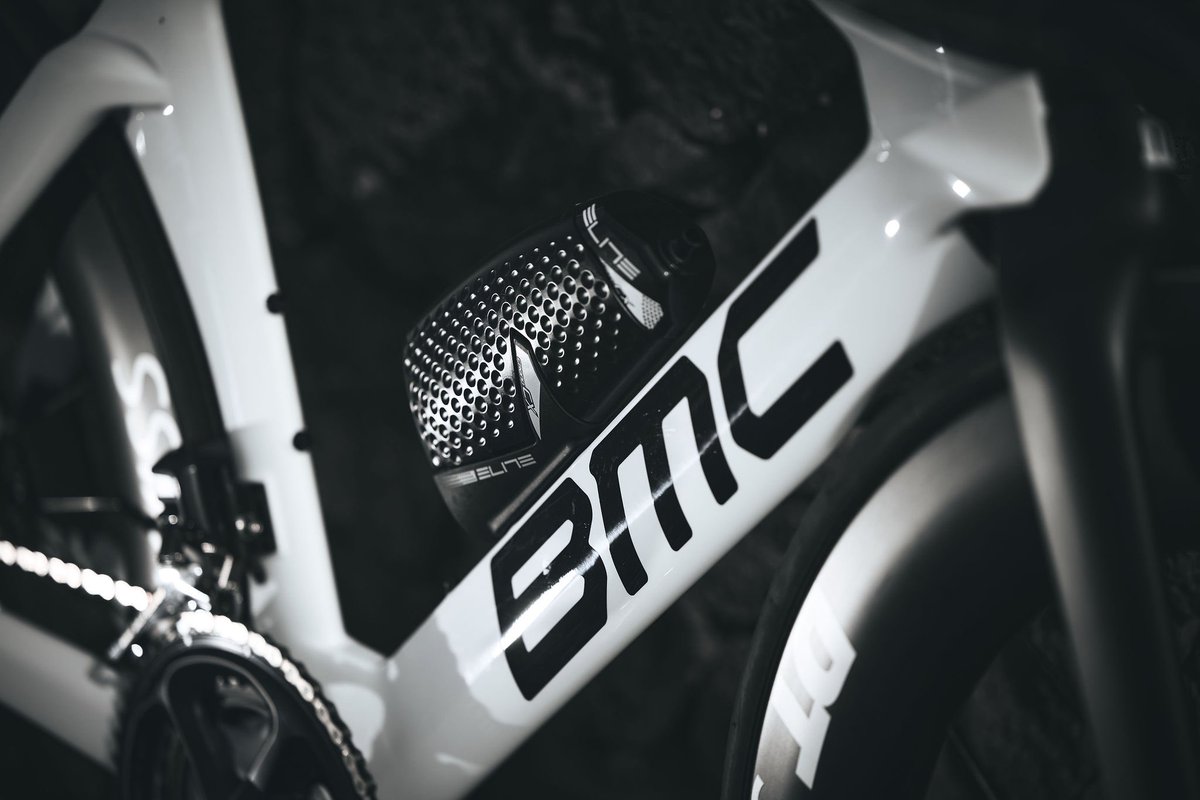 BianchiProTri's tweet photo. The pure beauty and timelessness of 
Black &amp; White 🖤🤍
.
#ride_bmc #timemachine01disc #elitecycling #dtswisswheels #engineeringperformance #competitiveedge #meticulousdevelopment https://t.co/4ABwjdRFvg