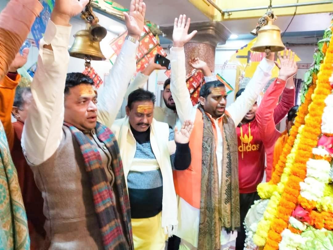 MrYaduvansh's tweet photo. आज आजमगढ़ के प्रसिद्ध मंदिर श्री भवरनाथ धाम में पूजा अर्चना करने का सौभाग्य प्राप्त हुआ। https://t.co/M3AHL9V1um