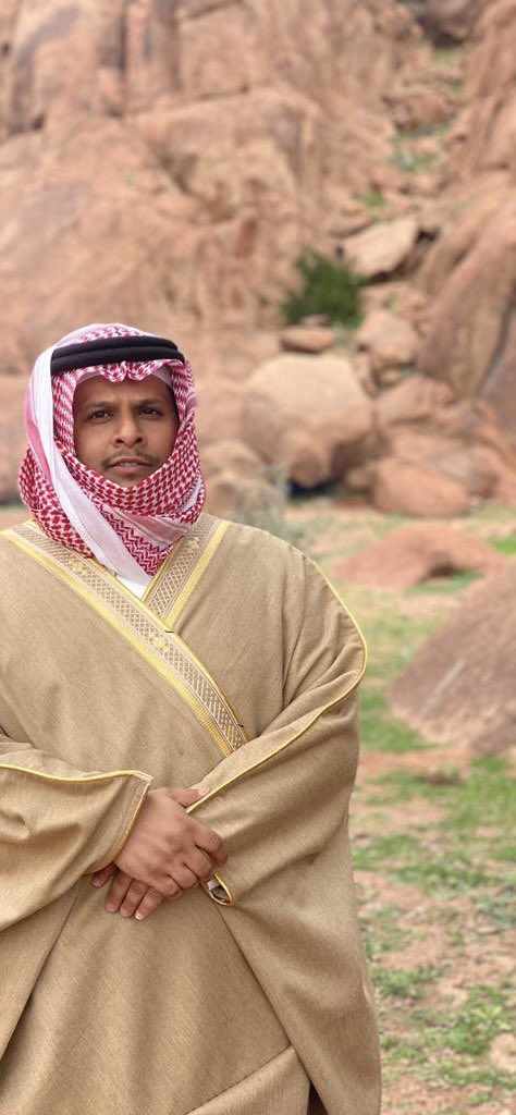 Niizalshehri's tweet photo. أكرمونا أهل حائل الكرام وسعدنا بلقاء الأحبة هُناك ويعلم الله أن الوقت كان ضيقاً ولم يسمح لنا بزيارة ولقاء من تواصل وأتصل وعزم وكثر الله خيركم جميعاً والله يهنيكم بهذه الأرض الطيبة وناسها الطيبين وأدام الله علينا نعمة الأمن والمحبة في هذا الوطن الغالي🤍🇸🇦
#حائل #Hail 
إنتهى… https://t.co/XagJHnUfc5