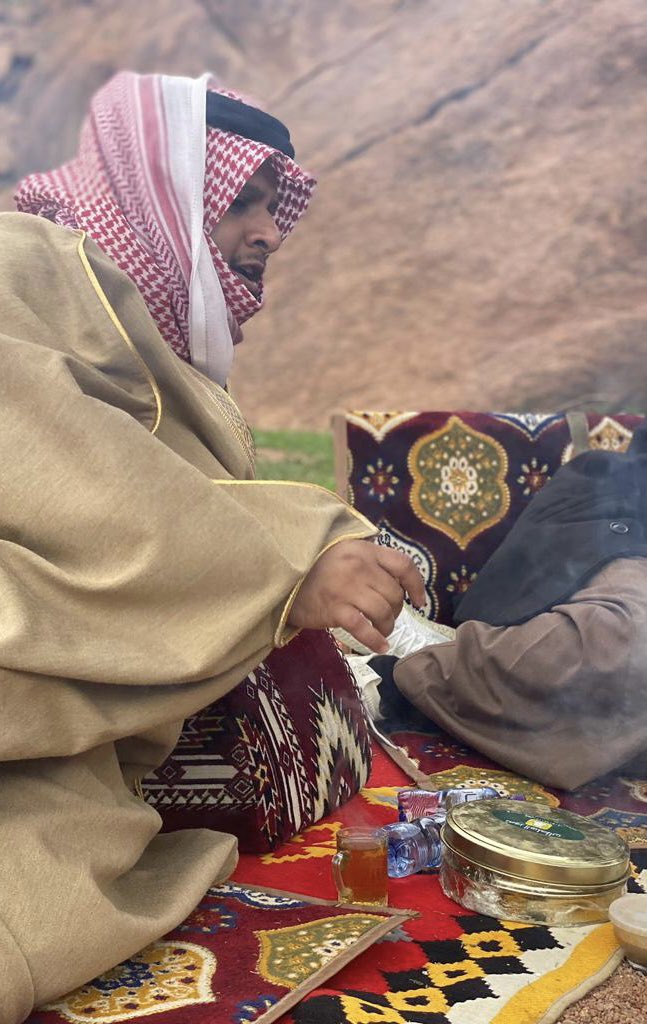 Niizalshehri's tweet photo. أكرمونا أهل حائل الكرام وسعدنا بلقاء الأحبة هُناك ويعلم الله أن الوقت كان ضيقاً ولم يسمح لنا بزيارة ولقاء من تواصل وأتصل وعزم وكثر الله خيركم جميعاً والله يهنيكم بهذه الأرض الطيبة وناسها الطيبين وأدام الله علينا نعمة الأمن والمحبة في هذا الوطن الغالي🤍🇸🇦
#حائل #Hail 
إنتهى… https://t.co/XagJHnUfc5