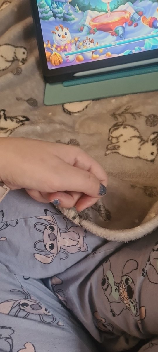 AtheneMarston's tweet image. And I have a cramped up left hand again. At least yesterday I could use it aha  I think maybe exhaustion had caused this but I dunno  I never know 😒😔 #FunctionalNeurologicalDisorder #FND #ChronicallyIll #Disabled #Fatigue