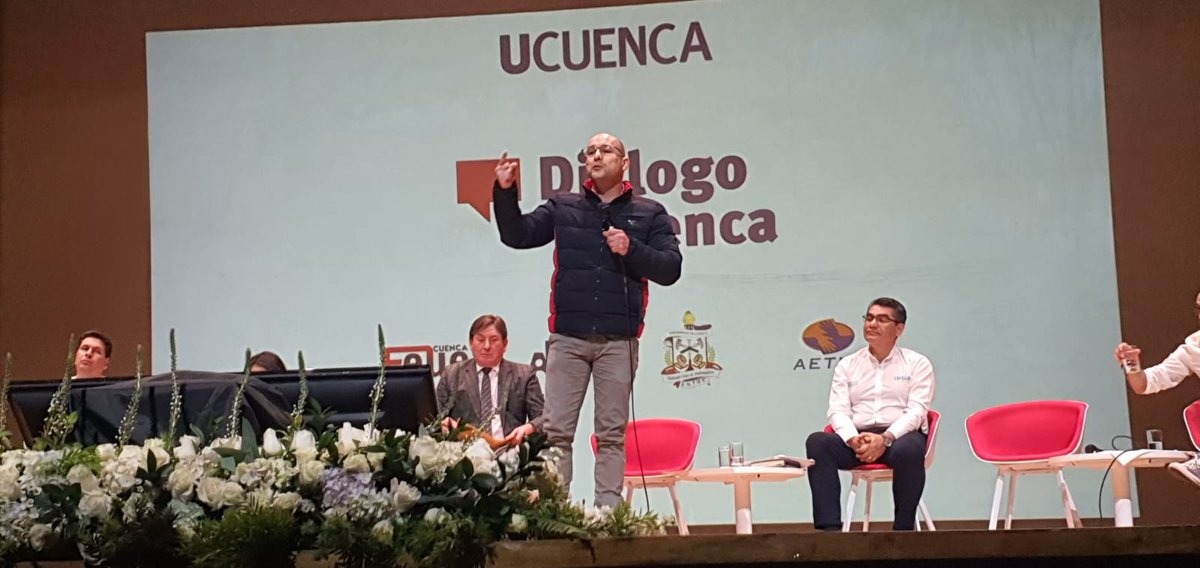 JaimeMoreno_M's tweet image. #DiálogoPorCuenca Necesitamos trabajar en generar empleo, hay que apoyar a los jóvenes a crear un plan de negocios y conseguir así una garantía crediticia. Darles crédito con un interés real, bajo. Eso se consigue con un aval crediticio del Municipio. 
#Elecciones2023Ec