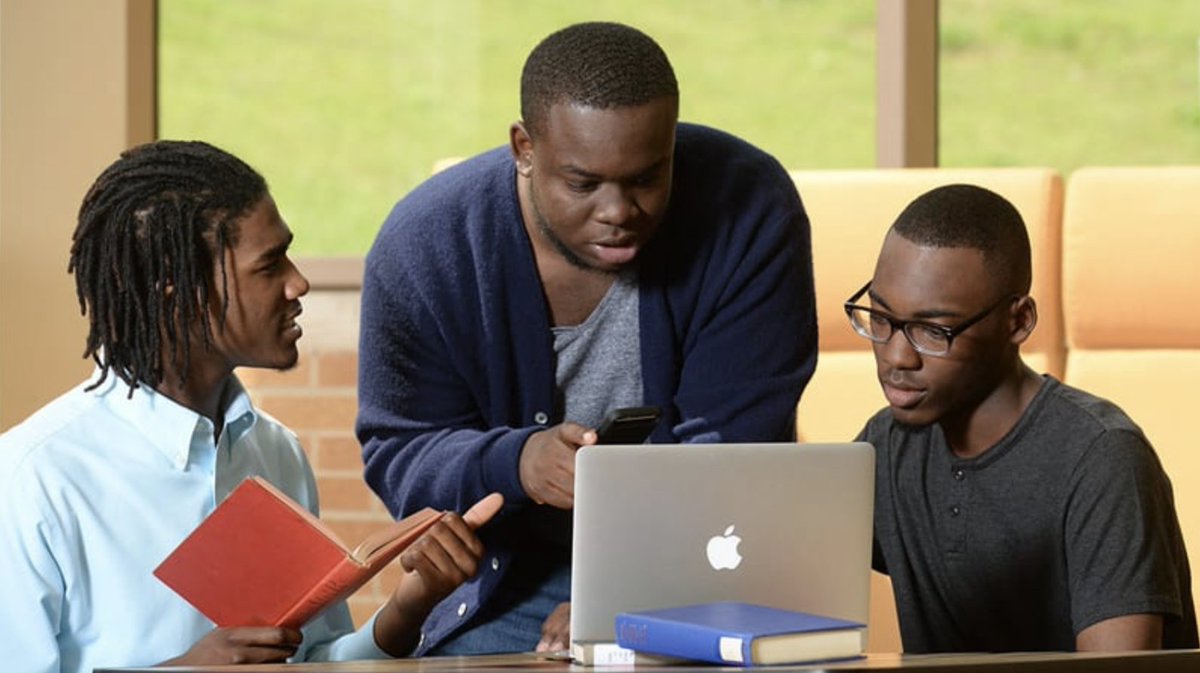 UNCF_Cleveland's tweet photo. Check out these UNCF scholarships and internships currently open for applications, and complete your application before the deadlines.

Read more: https://t.co/Paoot8Q8j7 https://t.co/RDRgrvBWvW