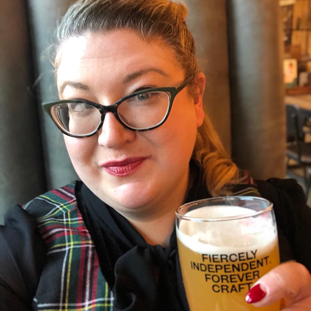 AmyCChambers's tweet photo. Bye bye wedding nails! Hello shorter marking season nails #rednails #vintagenails #nailart #markinginthepub #markingseason #gradingseason nails by Insta: elizabethlouisenailtechnician https://t.co/E86dawzdNW
