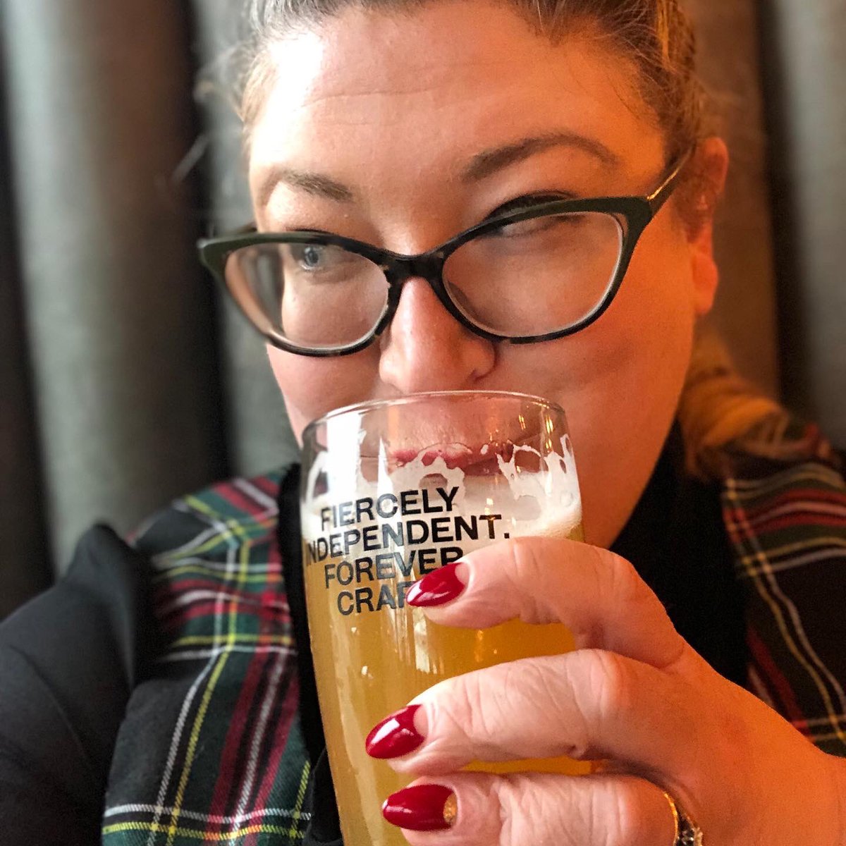 AmyCChambers's tweet photo. Bye bye wedding nails! Hello shorter marking season nails #rednails #vintagenails #nailart #markinginthepub #markingseason #gradingseason nails by Insta: elizabethlouisenailtechnician https://t.co/E86dawzdNW
