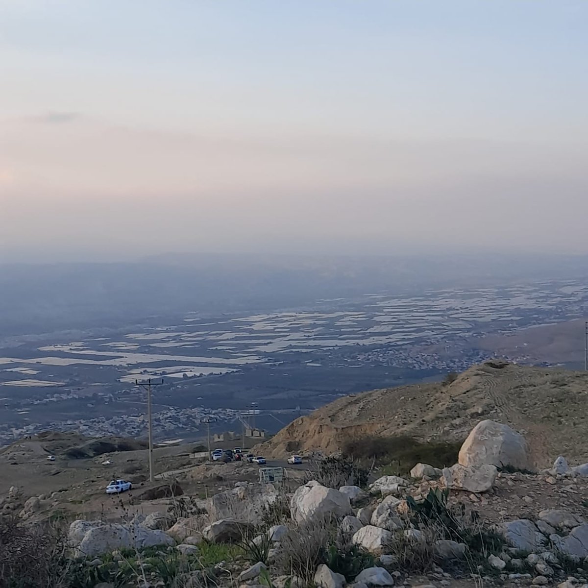 AlmanaseerSamar's tweet photo. جمال المكان بمن رافقك اليه .. وجمال الوقت بمن شاركك فيه " ..
#beautiful_scenery
#Jordan_Valley https://t.co/Izd8EeOT9r