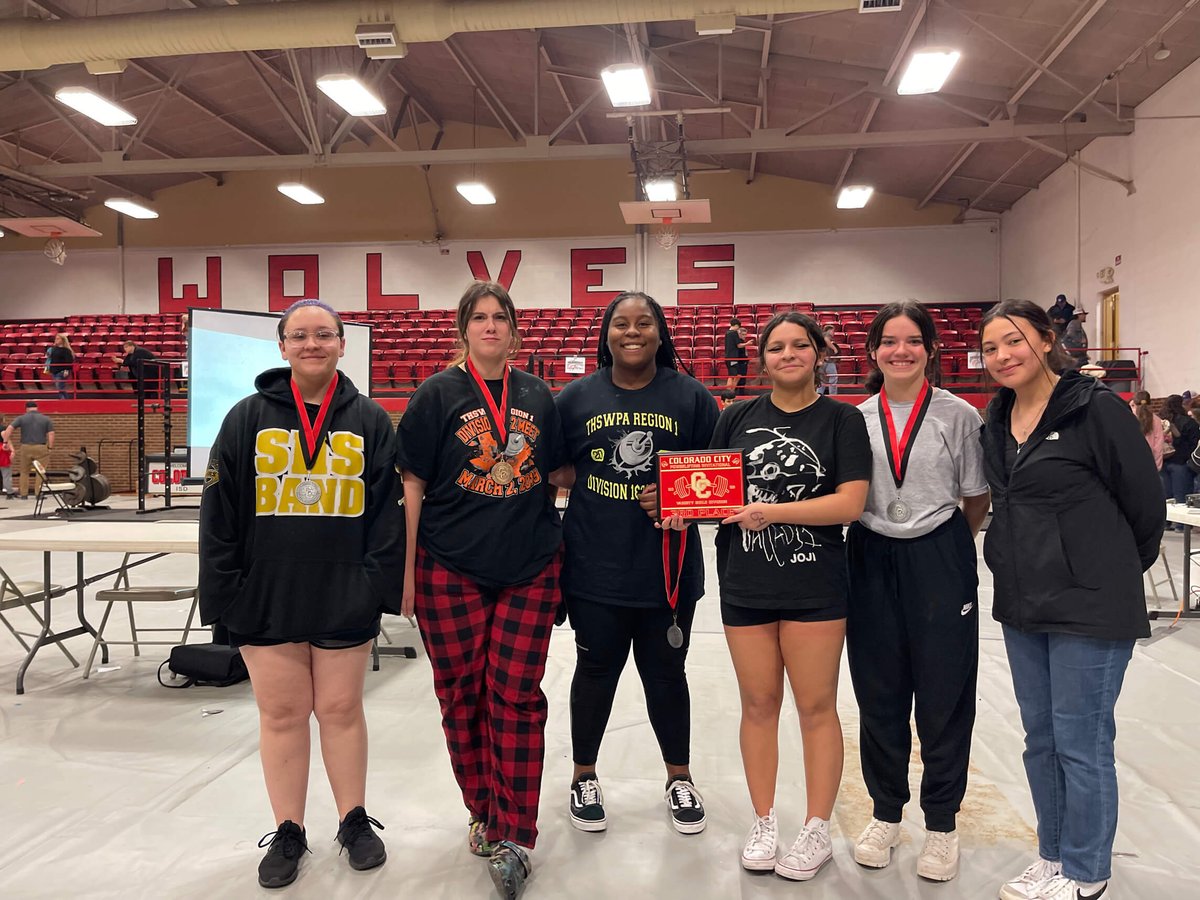 SISDPanthera's tweet photo. 💪 Congratulations to Snyder High School Powerlifting! Over the weekend, they competed in the Colorado City meet. The girls' team placed third, and the boys placed 2nd.
Next up is the Steer Invitational in Big Spring on 1/28
#snydertigers #hspowerlifting https://t.co/fy7bYgNKMJ