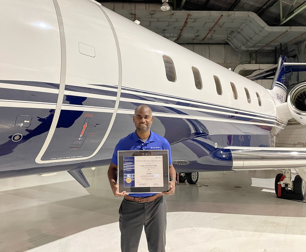 LaneCmh's tweet photo. Dispatcher Mike showing the 87 years of the safe commercial flying award given by the NBAA.  #laneaviation #airelitenetwork https://t.co/SnSQaWM5wg