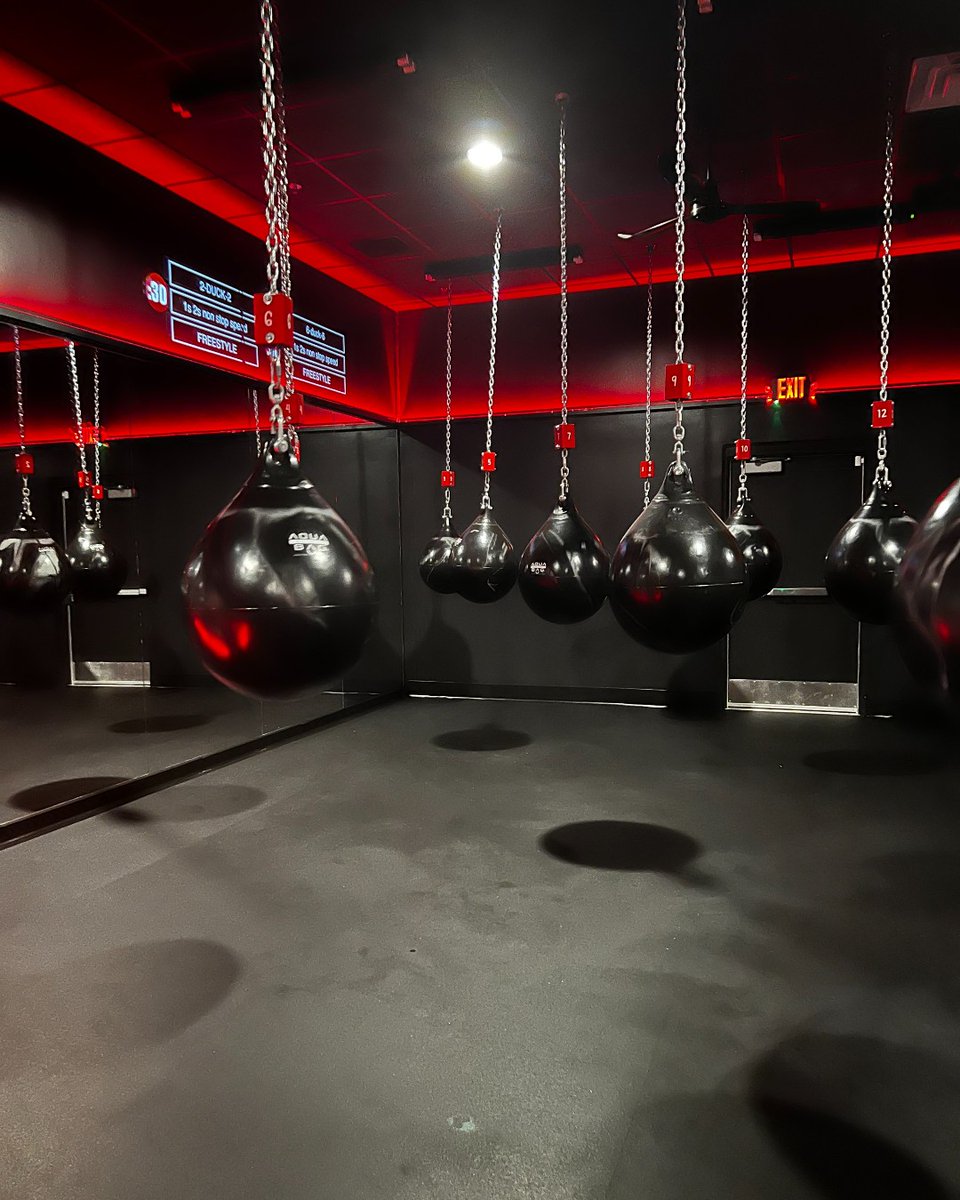 We can't think of a better way to connect with coworkers than throwing on some boxing gloves together 🥊 

Thank you @rumbleboxingnorthindy for hosting this awesome class for us!