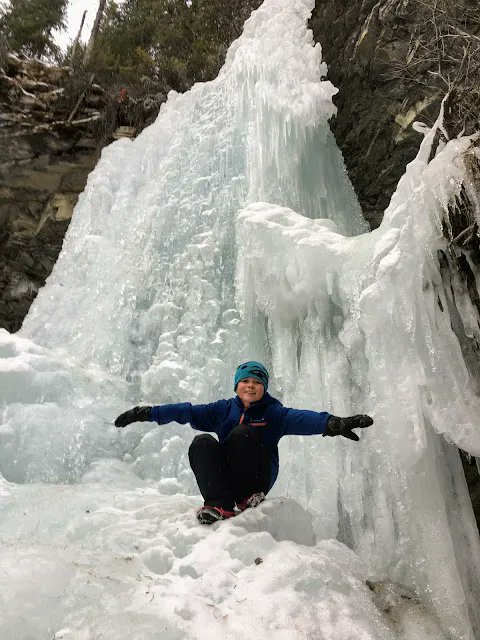 Hike a frozen canyon near Calgary with your family!  Read: THE BEST ICE HIKES IN KANANASKIS AND BANFF! buff.ly/2VVz0nY #kananaskis #mybanff #explorealberta #canmorekananaskis