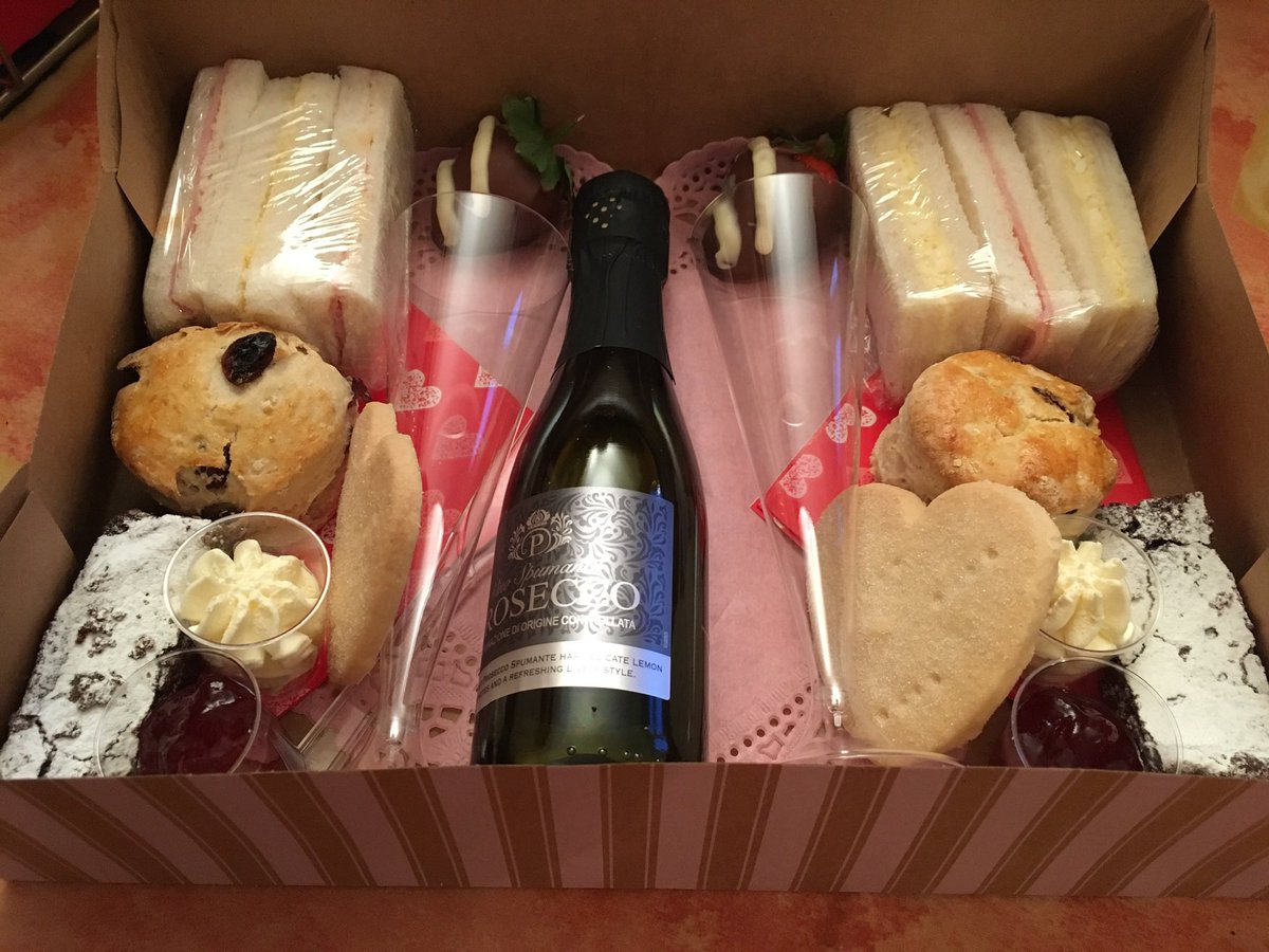My Favourite Things: vintage afternoon teas tweet media