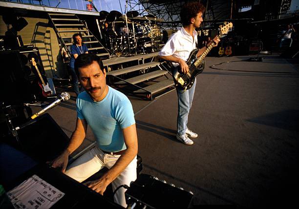 Freddie and John

Soundcheck for Budapest concert 

Népstadion
Budapest, Hungary
July 27, 1986
Photo by Denis O'Regan

#freddiemercury #johndeacon #brianmay #rogertaylor #queen 

instagram.com/p/CnhVsvbrdED/…