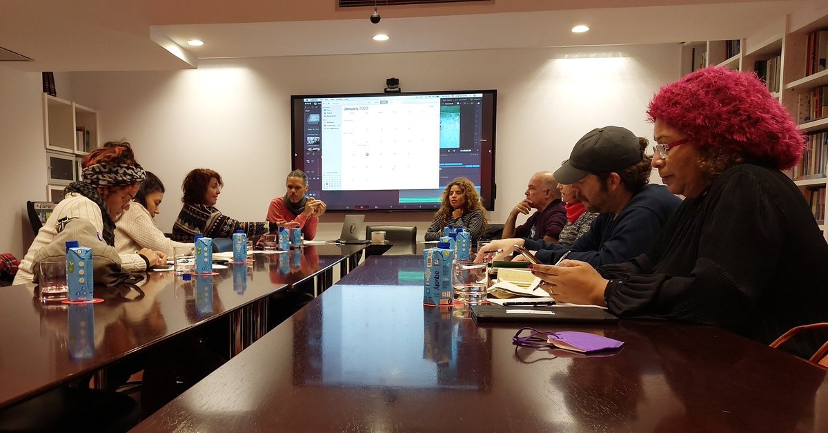 AyC_fONCE's tweet photo. Estamos en el taller de videopoesía 'La Palabra Vista', impartido por Antenablue (@Charles_Olsen y @lilianauta), que nos enseñarán a trasladar un poema a la pantalla.
#BienalArteFONCE #mujerydiscapacidad #accesibilidadFONCE
@Fundacion_ONCE https://t.co/yaNuiBXHks