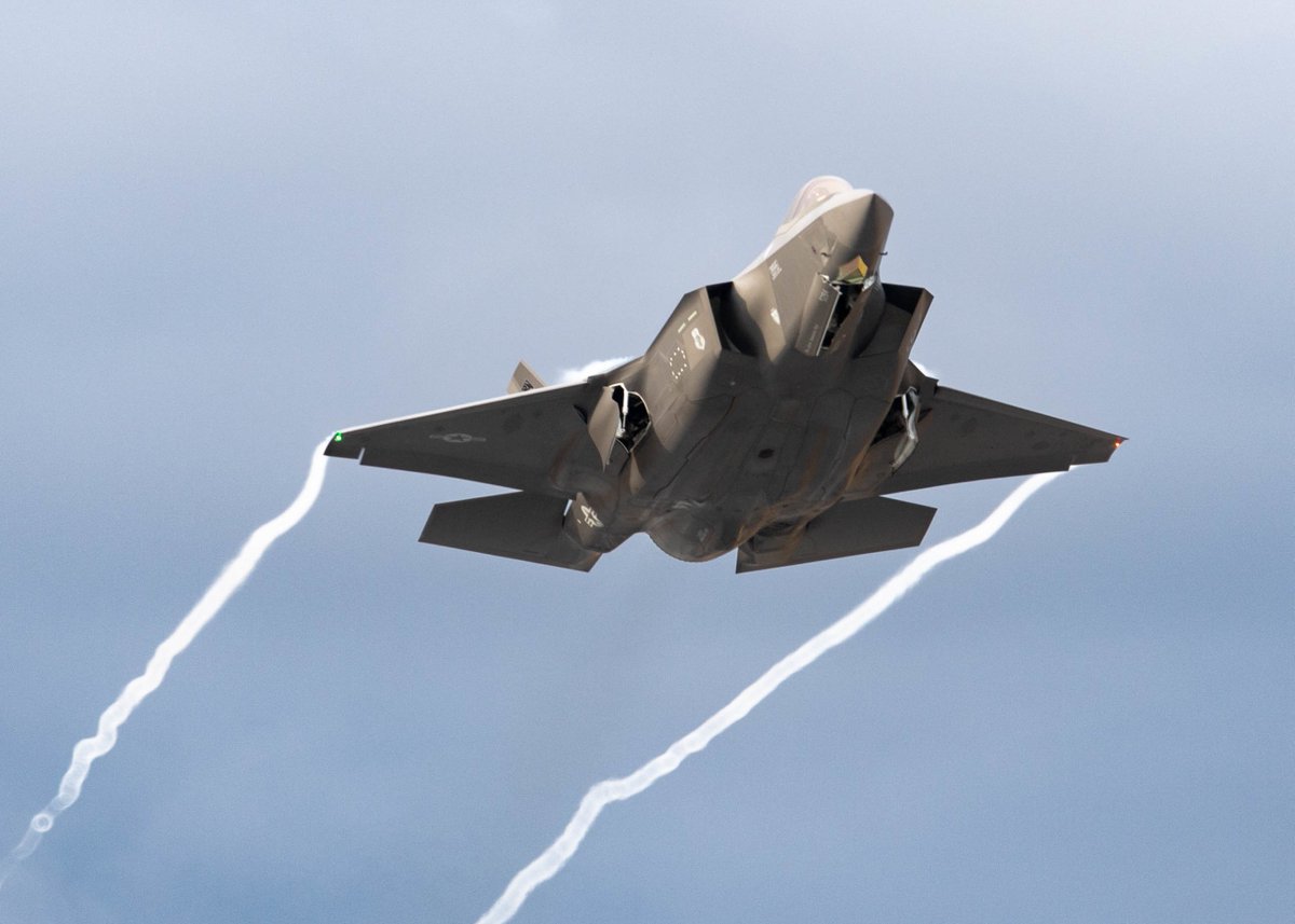 That vape trail 😲

An F-35A Lightning ⚡️II from the @158FighterWing takes off for a training mission from the Vermont Air National Guard Base.