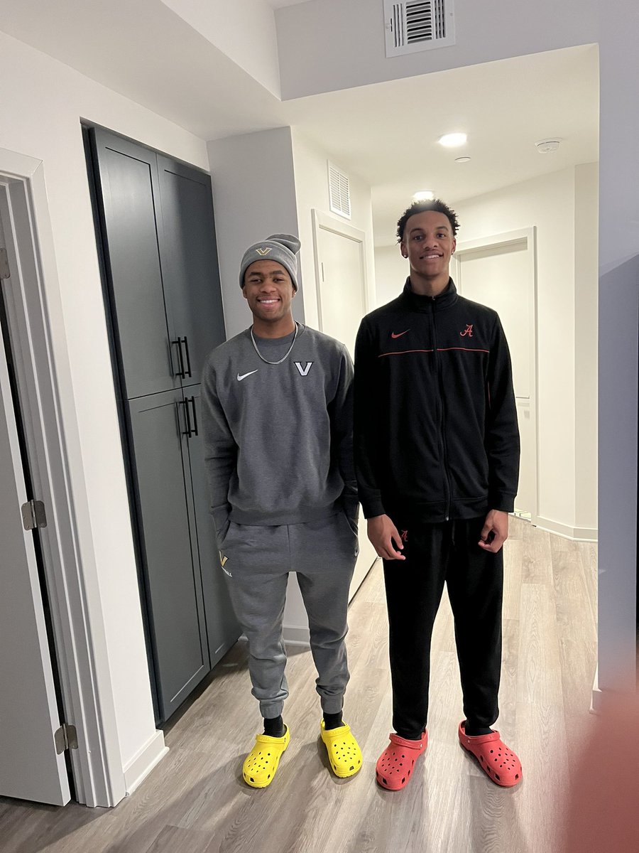 Derrick__Shelby's tweet photo. Ain’t nothing changed. Looking forward to these two playing against each other. They have played together since they were 4 years old. (Pic on Left 3rd grade Nationals) @NoahShelby_ @GriffenRylan @VandyMBB @AlabamaMBB https://t.co/1OOAGGMwPN
