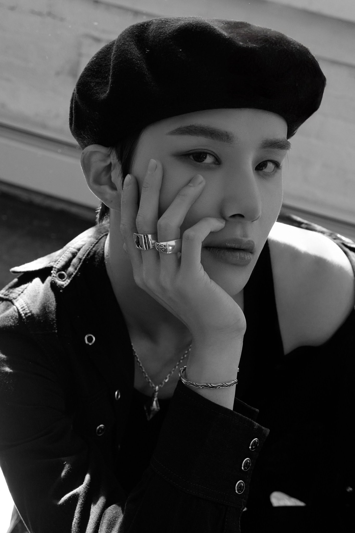 [잡담] 정우의 앞머리 싹 넘긴 베레모 계속되길 | 인스티즈