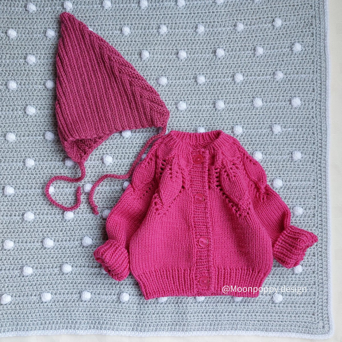 Warm hugs 🤗💗💗💗
moonpoppydesign.etsy.com

--------
#moonpoppy 
#babyknitwear 
#knitwearforkids 
#winterknits
#handknits