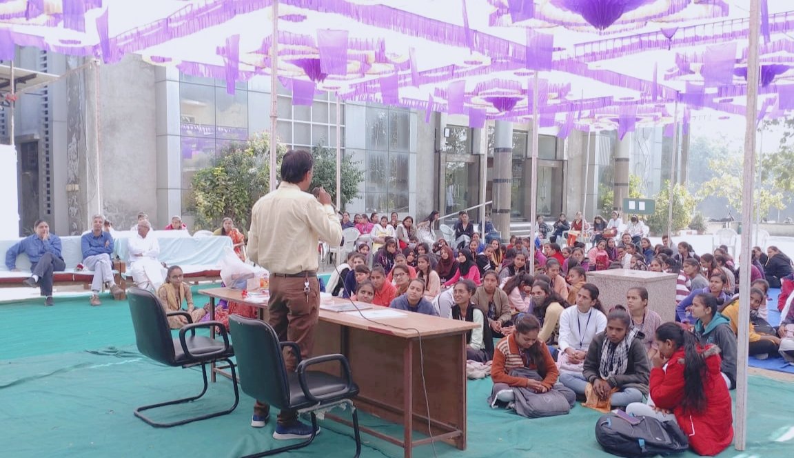 Hemantkumar1977's tweet photo. Maths Science Workshop
At Satyam B.Ed. College of Education Bharuch..
@InfoGujcost @paramcscbharuch 
@PrajapatiKesha 
@IndiaDST @insiderscience
@BhumiSh61564135
@RscPatan @narottamsahoo
@DistrictNavsari
@Punam_Bhargava @PMOIndia @NisargCSC https://t.co/k8YU64AP21