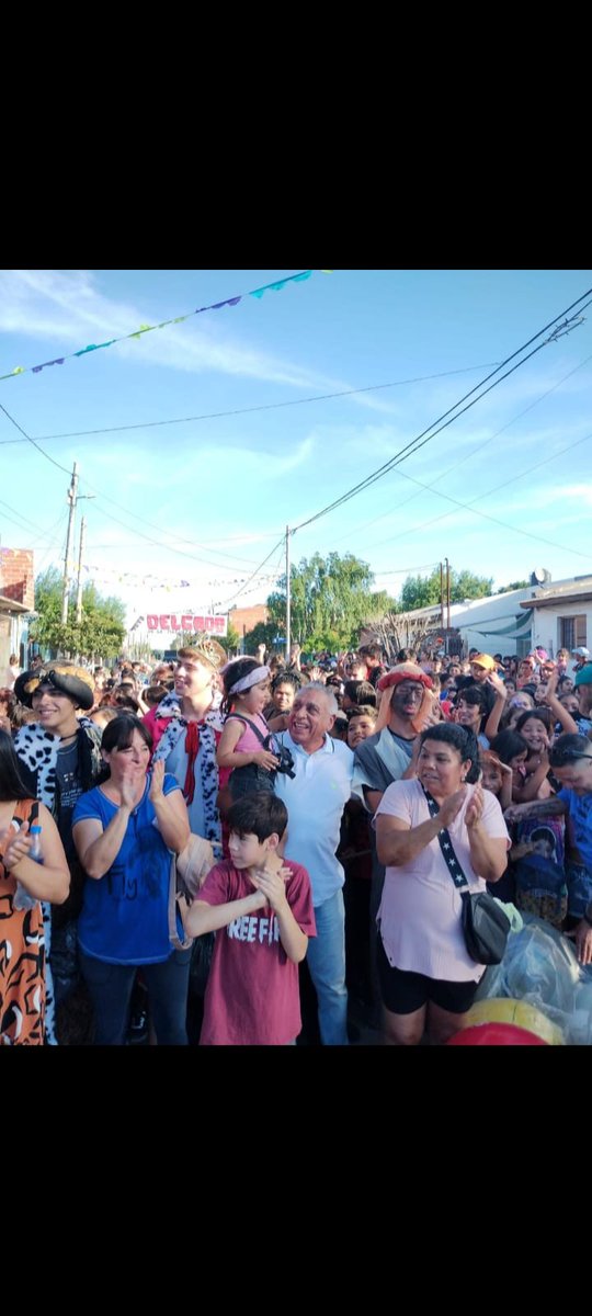 CUANDO LO ESENCIAL SE VUELVE MAGICO Y AFLORA LA SONRISA DE LA NIÑEZ ES LA MEJOR CARICIA AL ALMA LOS UNICOS PREVILEGIADOS SON LOS NIÑOS ♥

#DeLaMatanzaComoVos
#reyesmagos2023