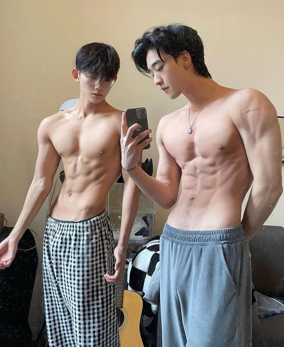 goodboyy_u's tweet photo. Good body. I love them... https://t.co/3UbbnStDYY