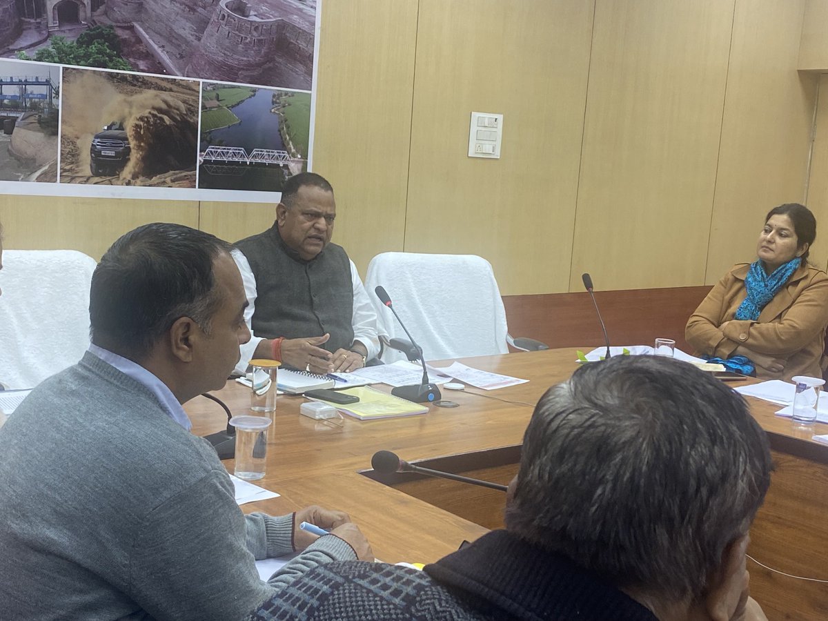 कलेक्ट्रेट सभागार,हनुमानगढ़ में ज़िला स्तरीय अधिकारियों के साथ अनुसूचित जाति के हितार्थ संचालित सरकारी योजनाओं के क्रियान्वयन की समीक्षा बैठक की<a href="/ashokgehlot51/">Ashok Gehlot</a>⁩ ⁦<a href="/RahulGandhi/">Rahul Gandhi</a>⁩ ⁦<a href="/priyankagandhi/">Priyanka Gandhi Vadra</a>⁩ ⁦<a href="/GovindDotasra/">Govind Singh Dotasra</a>⁩ ⁦<a href="/DmHanumangarh/">District Collector & Magistrate, Hanumangarh</a>⁩ ⁦<a href="/PoliceRajasthan/">Rajasthan Police</a>⁩