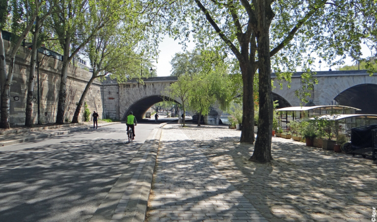 __Apur__'s tweet photo. 📌[#ALire] Révision du cahier des prescriptions des berges de Seine de Paris. 
✔Adaptation des berges au changement climatique
✔Meilleure accessibilité des personnes en situation de handicap etc.
Pour en savoir + un clic ici 👉https://t.co/f5WJ3b6NkY
#Apur #Seine https://t.co/pfuBwfU6fN